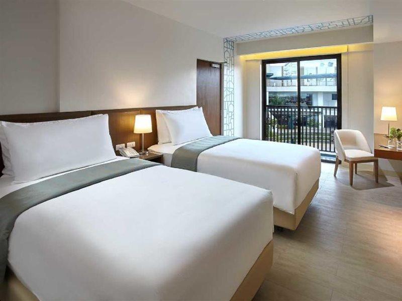 Quest Hotel Tagaytay Tagaytay City Exterior photo