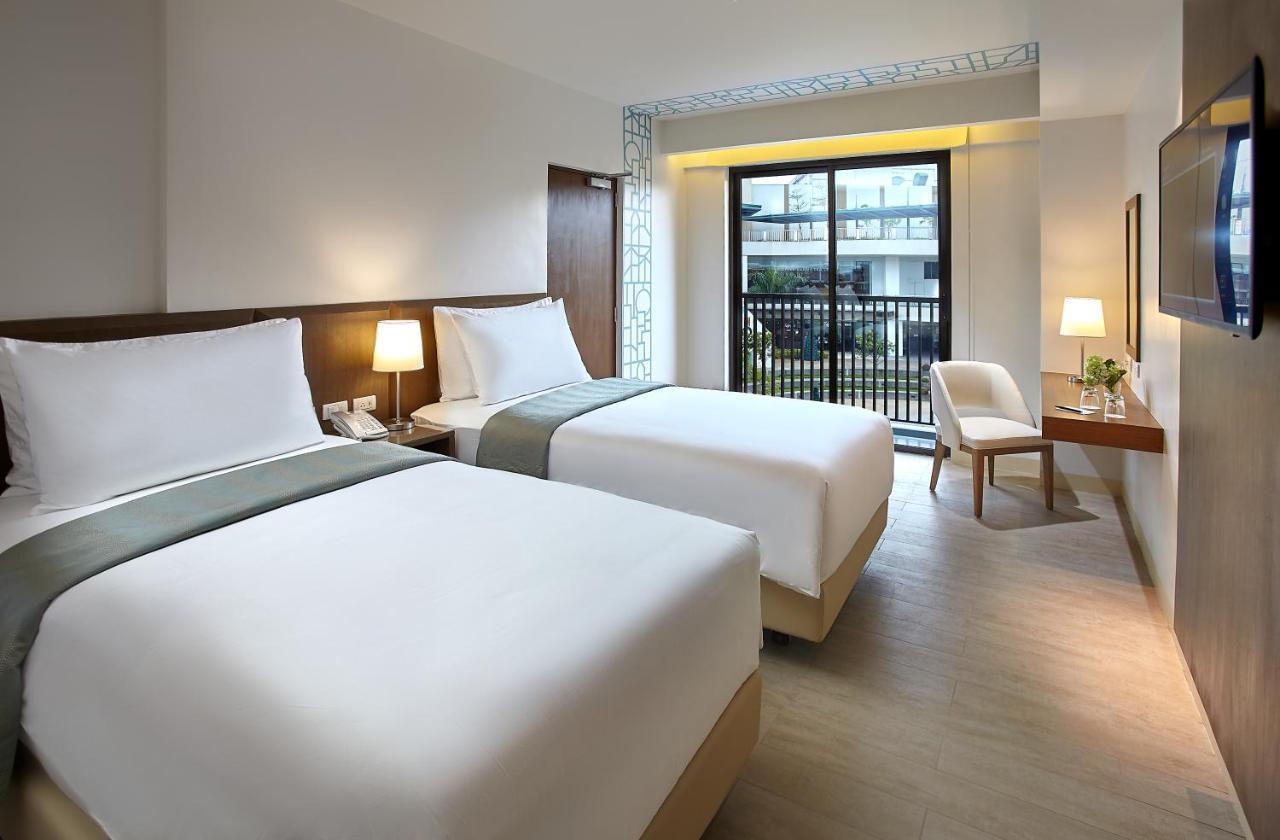 Quest Hotel Tagaytay Tagaytay City Exterior photo