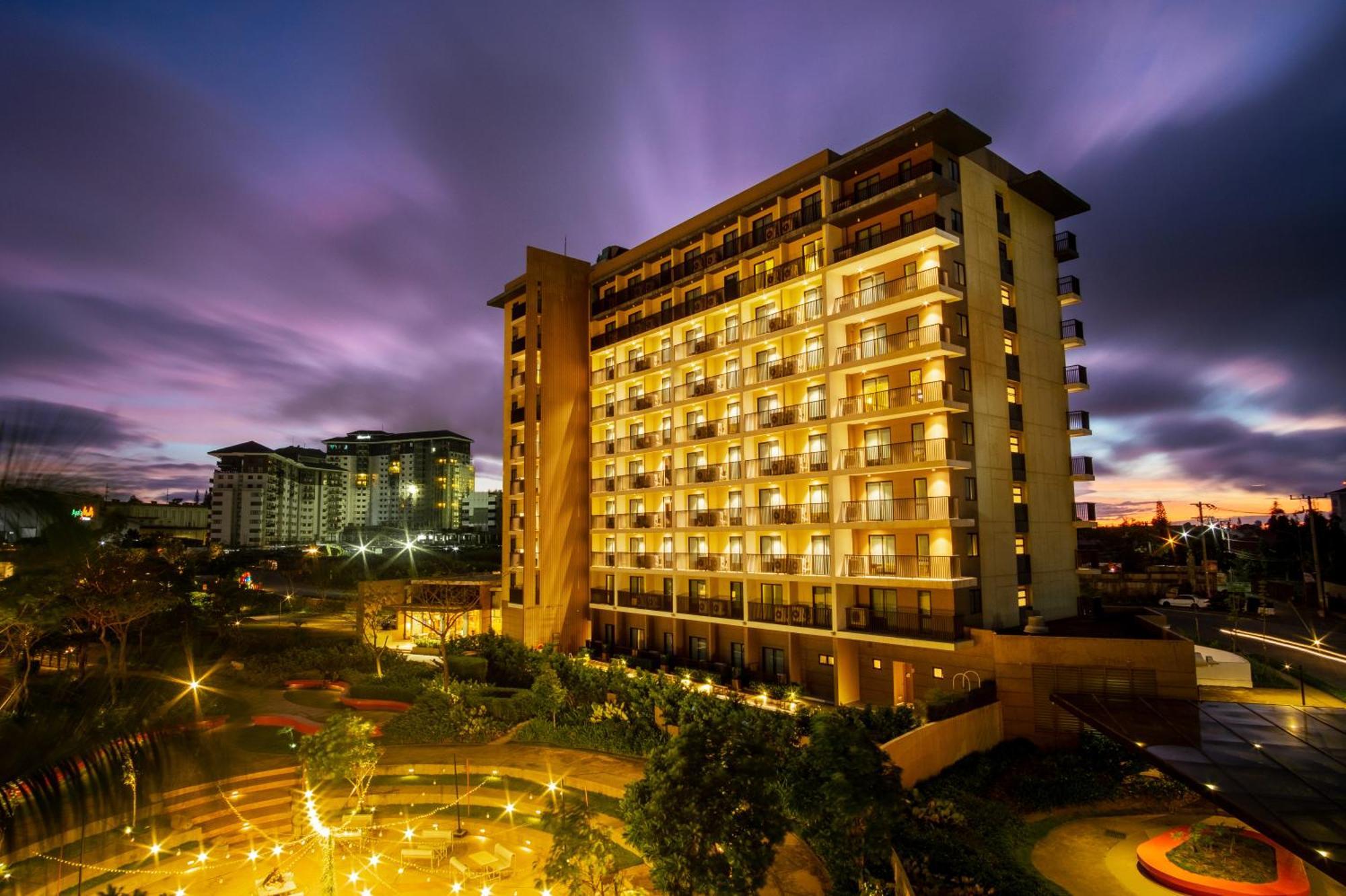 Quest Hotel Tagaytay Tagaytay City Exterior photo