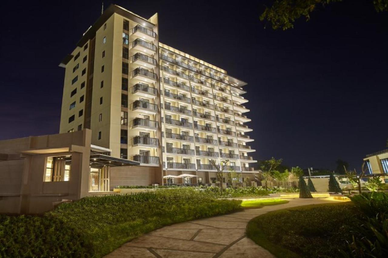 Quest Hotel Tagaytay Tagaytay City Exterior photo